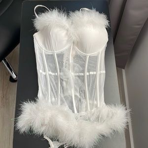 Victoria's Secret RARE NWT Bling and Feather Corset Sz 34D